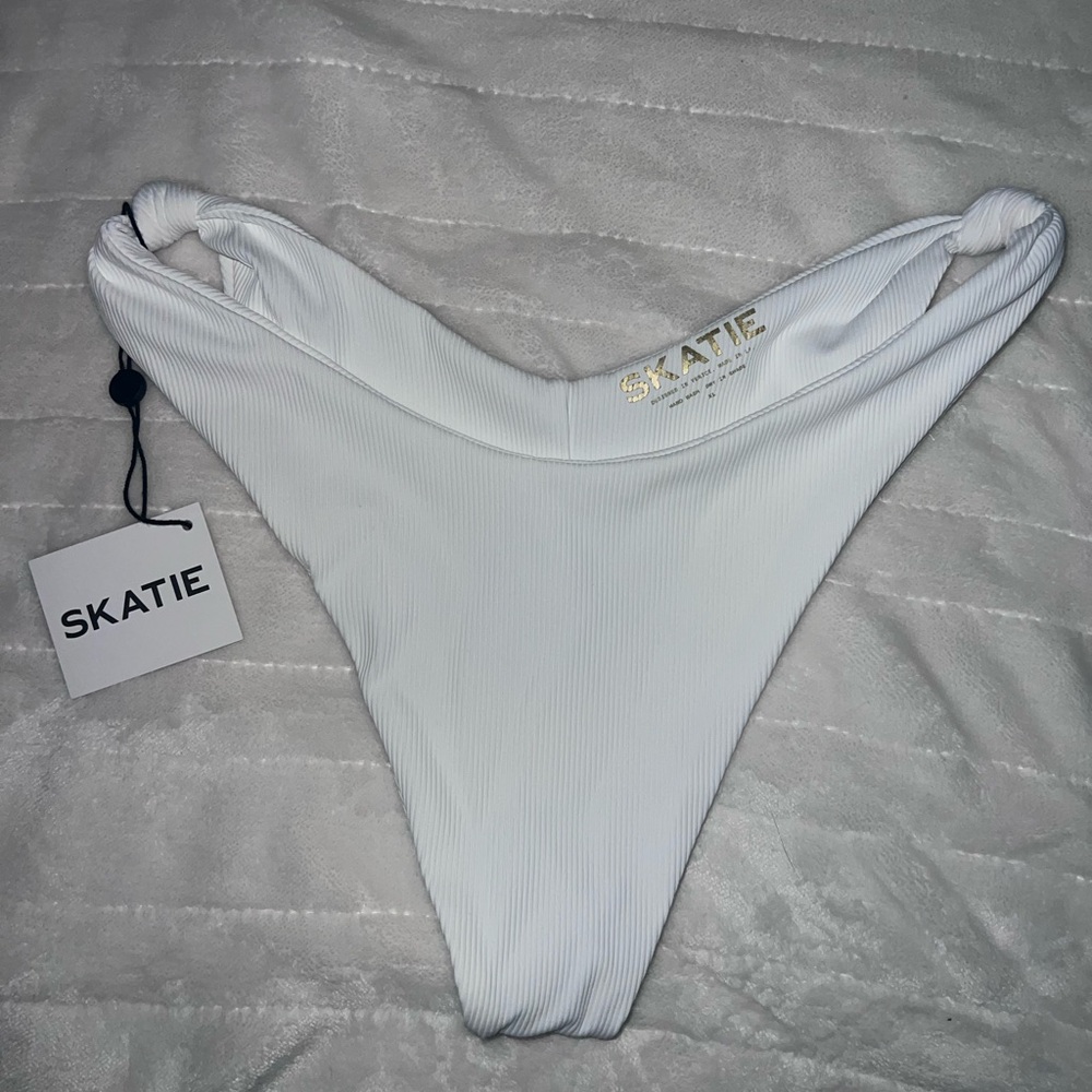 SKATIE SUZANNE WHITE micro ribbed BOTTOM XL